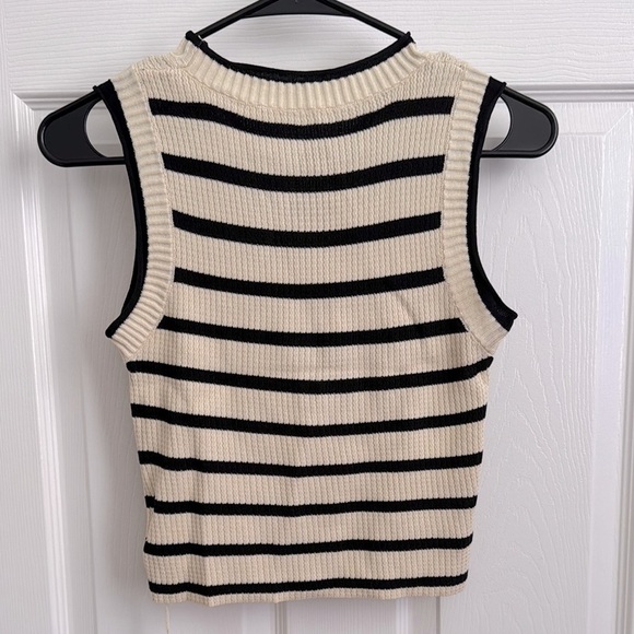Commense Leisure Stripe Knit Crop Top - Picture 4 of 8